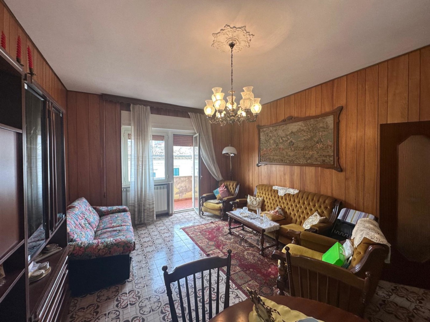 Central Apartment with Balconies, Cellar and Garage property photograph