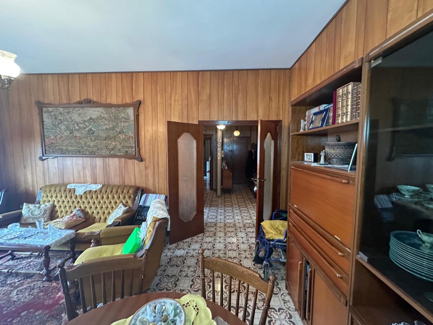 Central Apartment with Balconies, Cellar and Garage property photograph