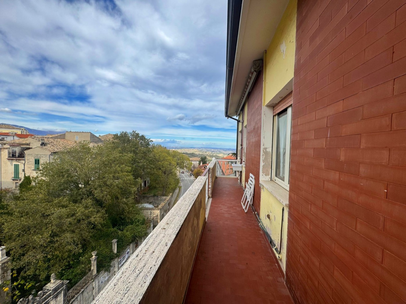 Central Apartment with Balconies, Cellar and Garage property photograph