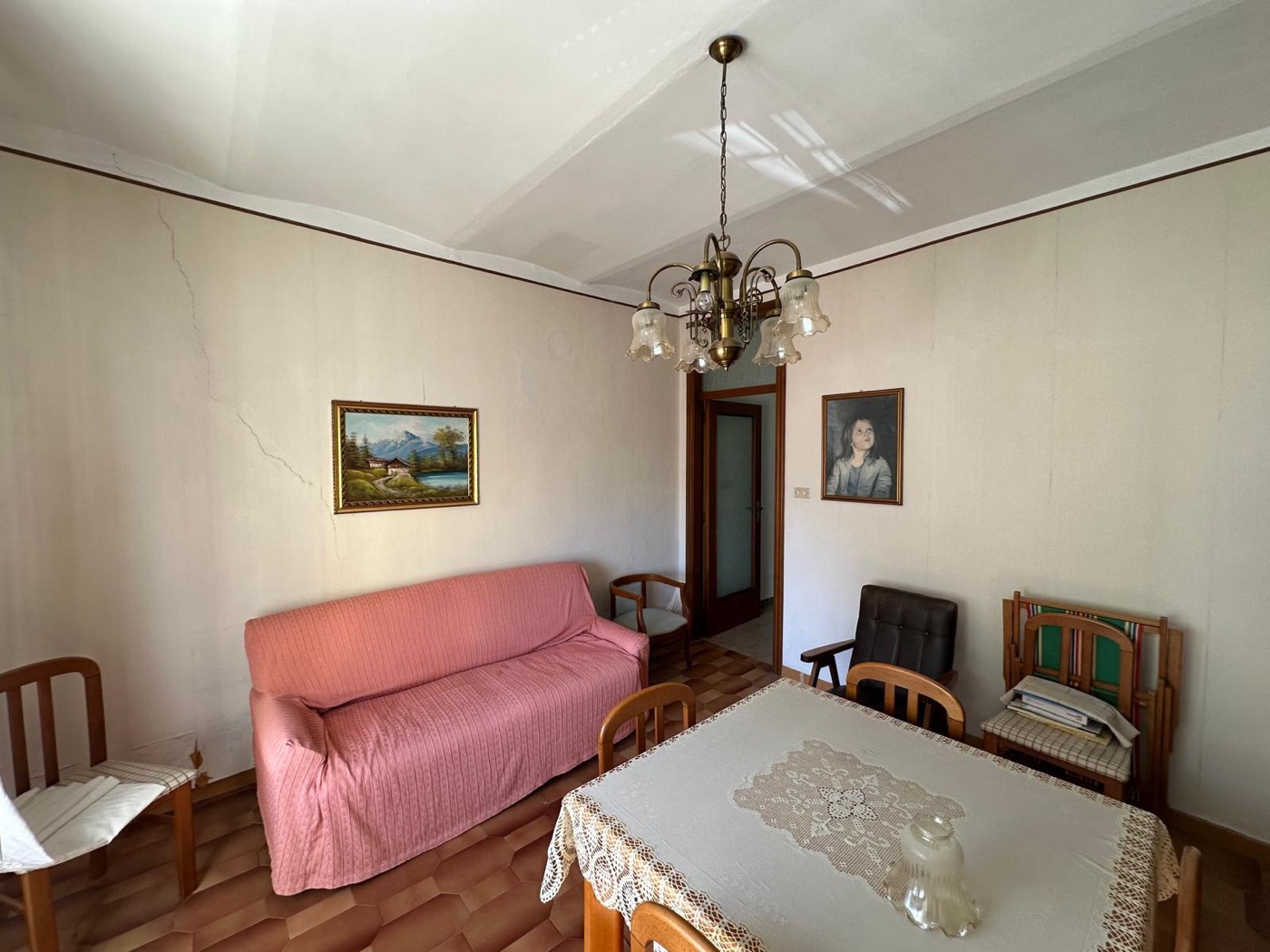 Ground-Floor Apartment in a Central Location property photograph