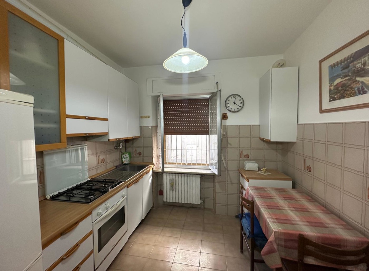 Ground-Floor Apartment in a Central Location property photograph