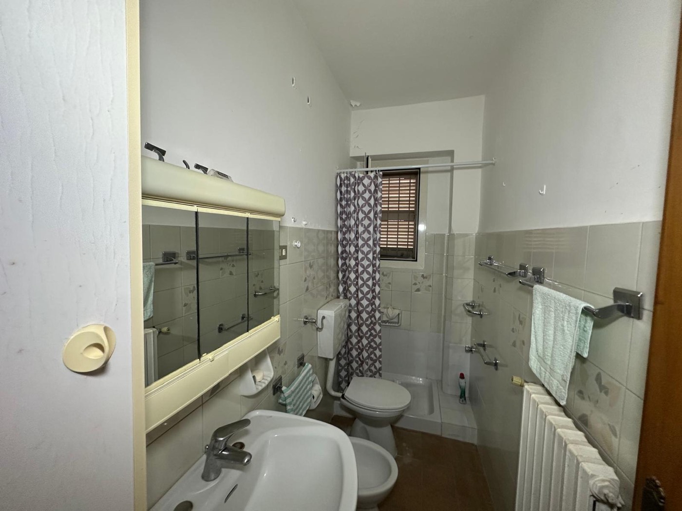 Ground-Floor Apartment in a Central Location property photograph