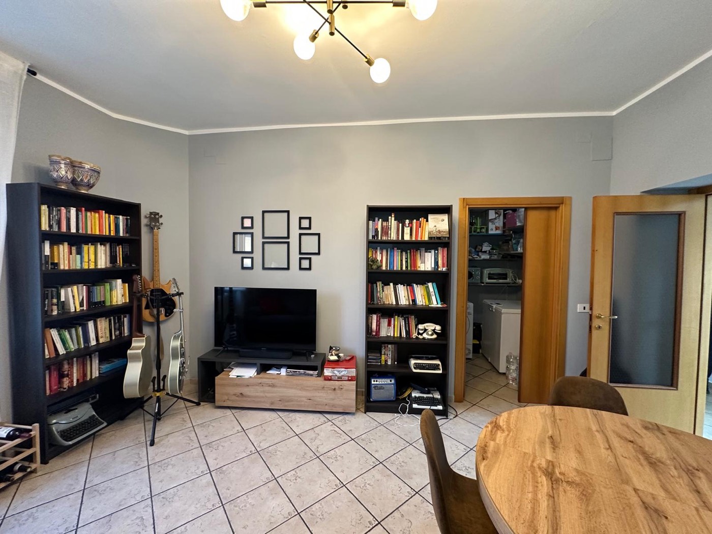 Apartment with Private Entrance and Majella-View Terrace property photograph