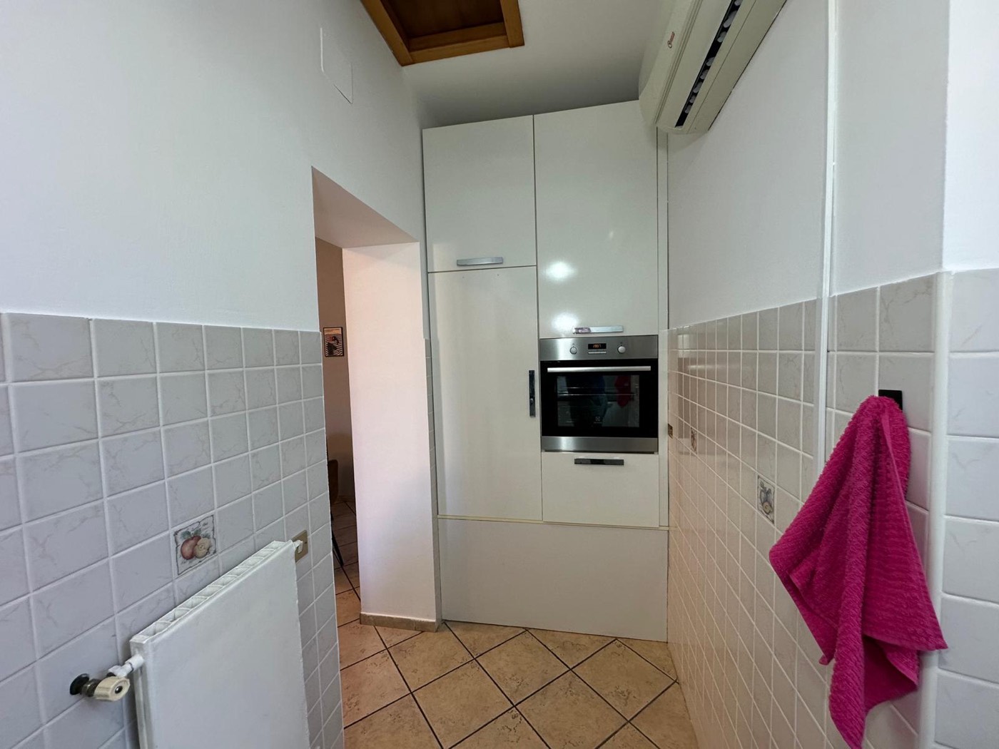 Apartment with Private Entrance and Majella-View Terrace property photograph