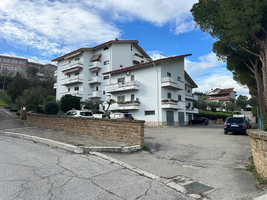 Apartment with Cellar and Communal Garden in Alanno, PE