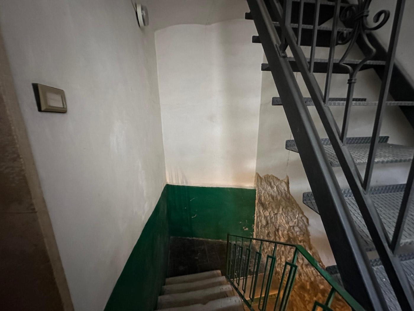 Stone and Brick Apartment in the Historic Centre property photograph