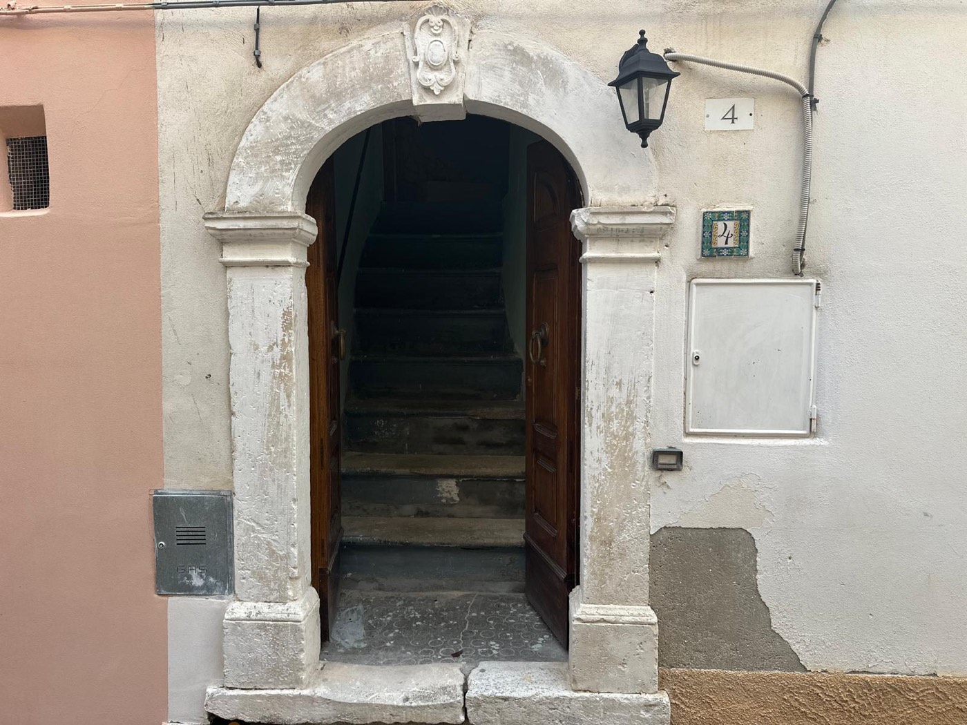 Traditional Furnished House with a Stone Portal in the Historic Centre property photograph