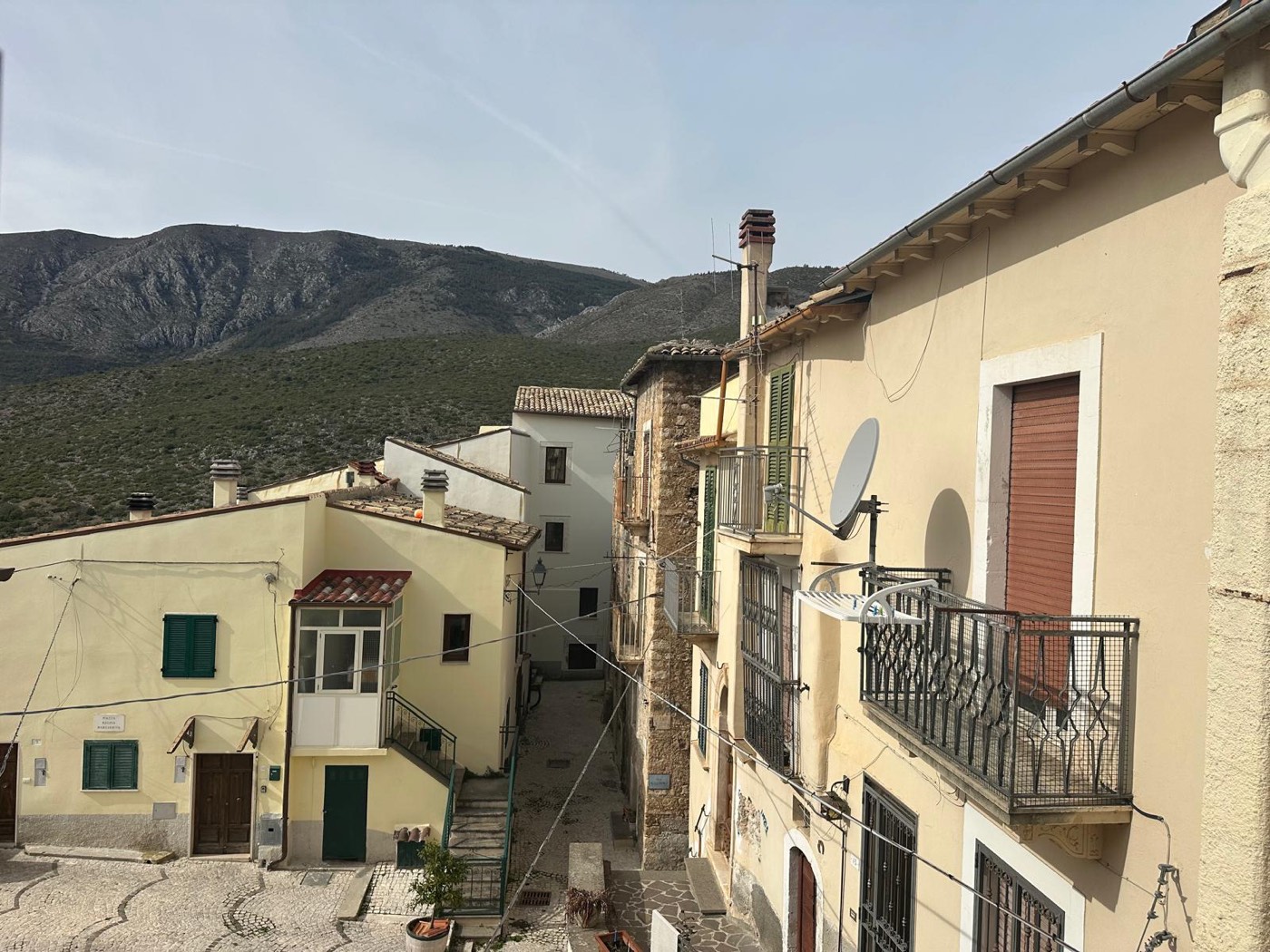 Traditional Furnished House with a Stone Portal in the Historic Centre property photograph