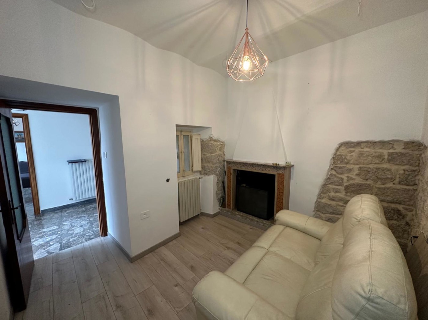 Spacious Independent Portion in Abbateggio property photograph