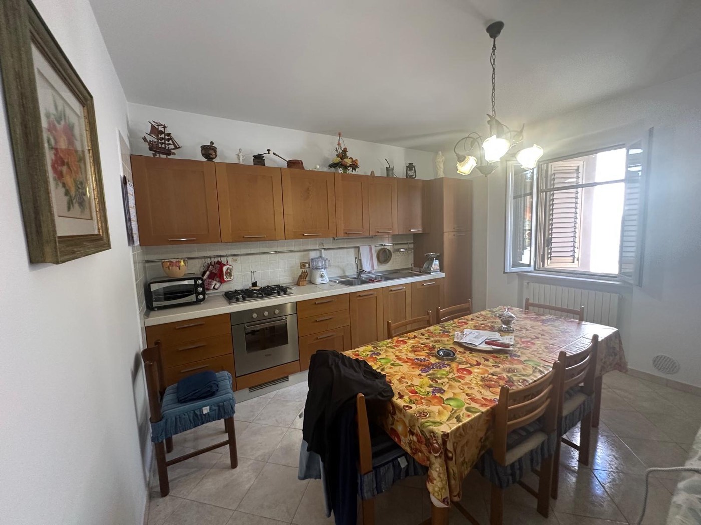 Kitchen and dining area — 1321