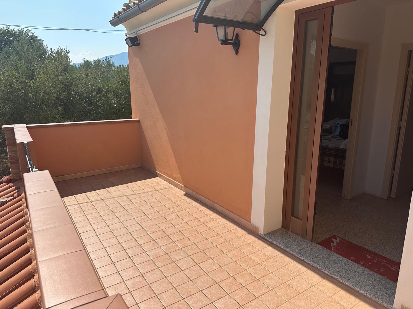Outdoor terrace — 1321