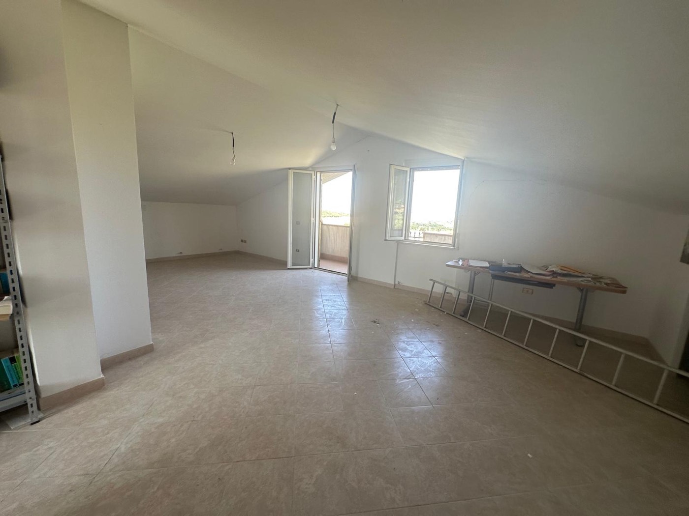 Upper-floor rooms — 1321
