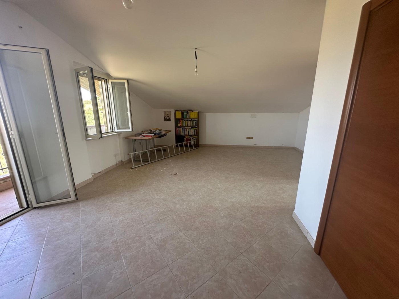 Upper-floor rooms — 1321