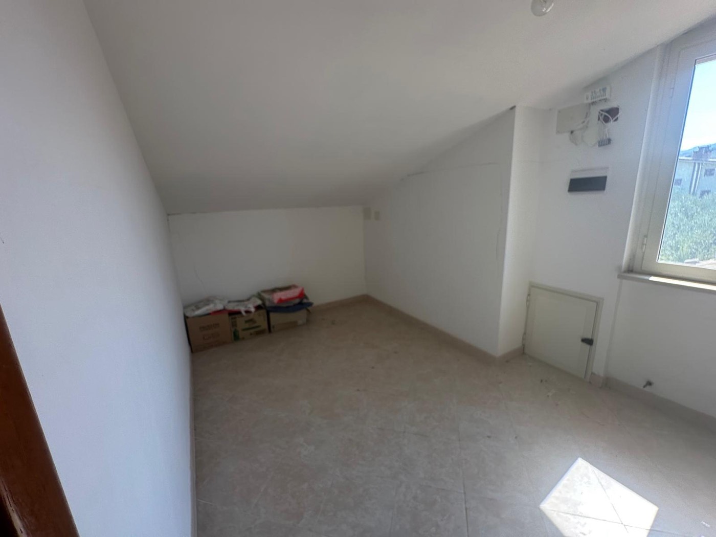 Upper-floor rooms — 1321
