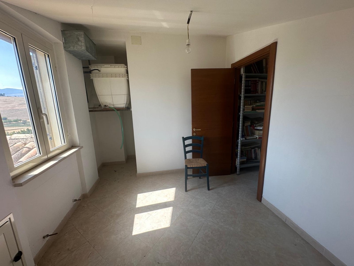 Upper-floor rooms — 1321