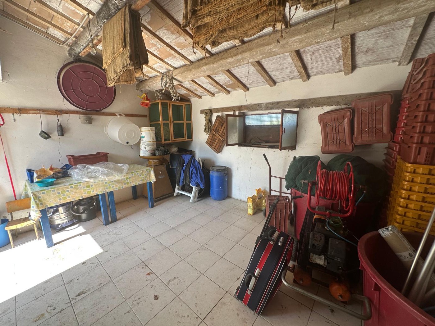 Outbuilding and storage interiors — 1321