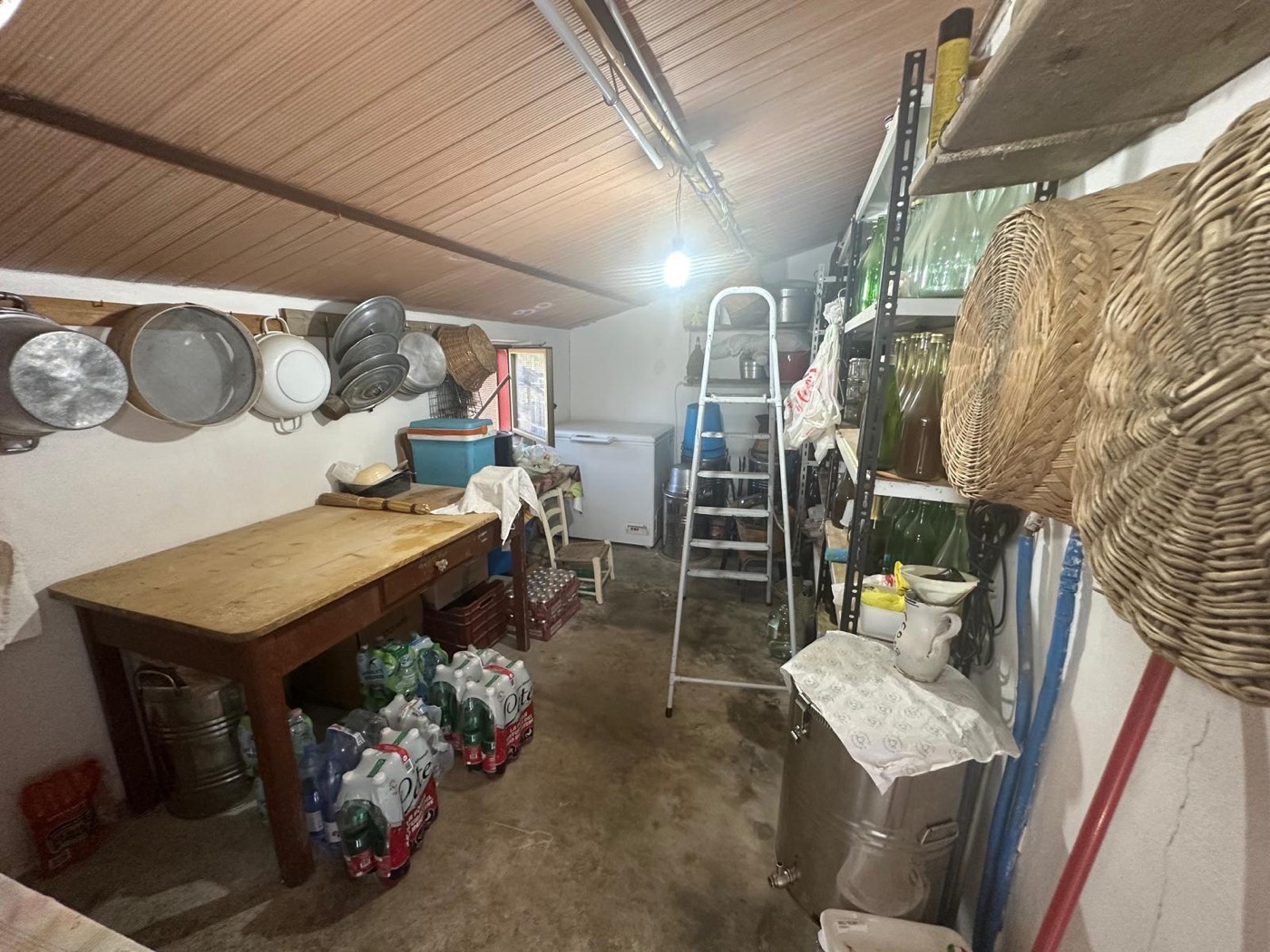 Outbuilding and storage interiors — 1321