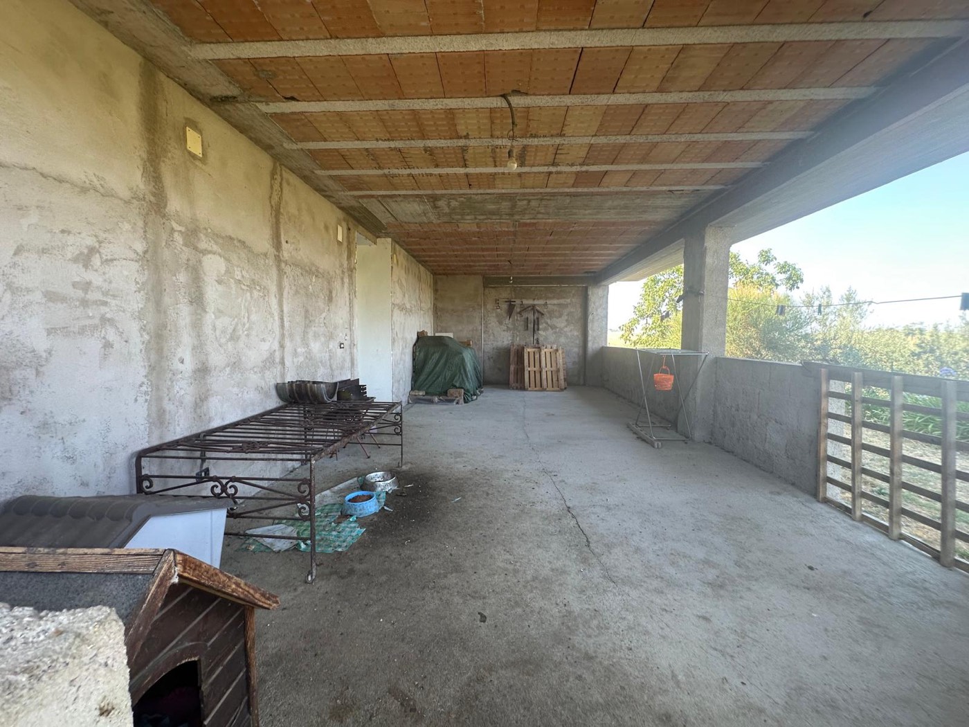 Covered porch — 1321