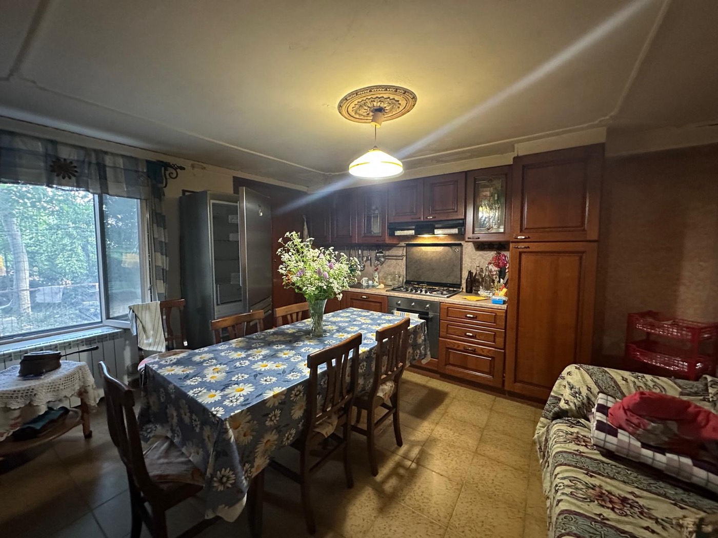 Kitchen and dining area — 1324