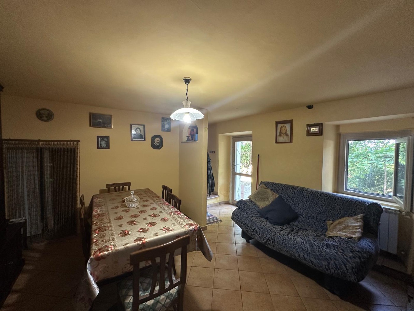 Kitchen, dining and sitting areas — 1324