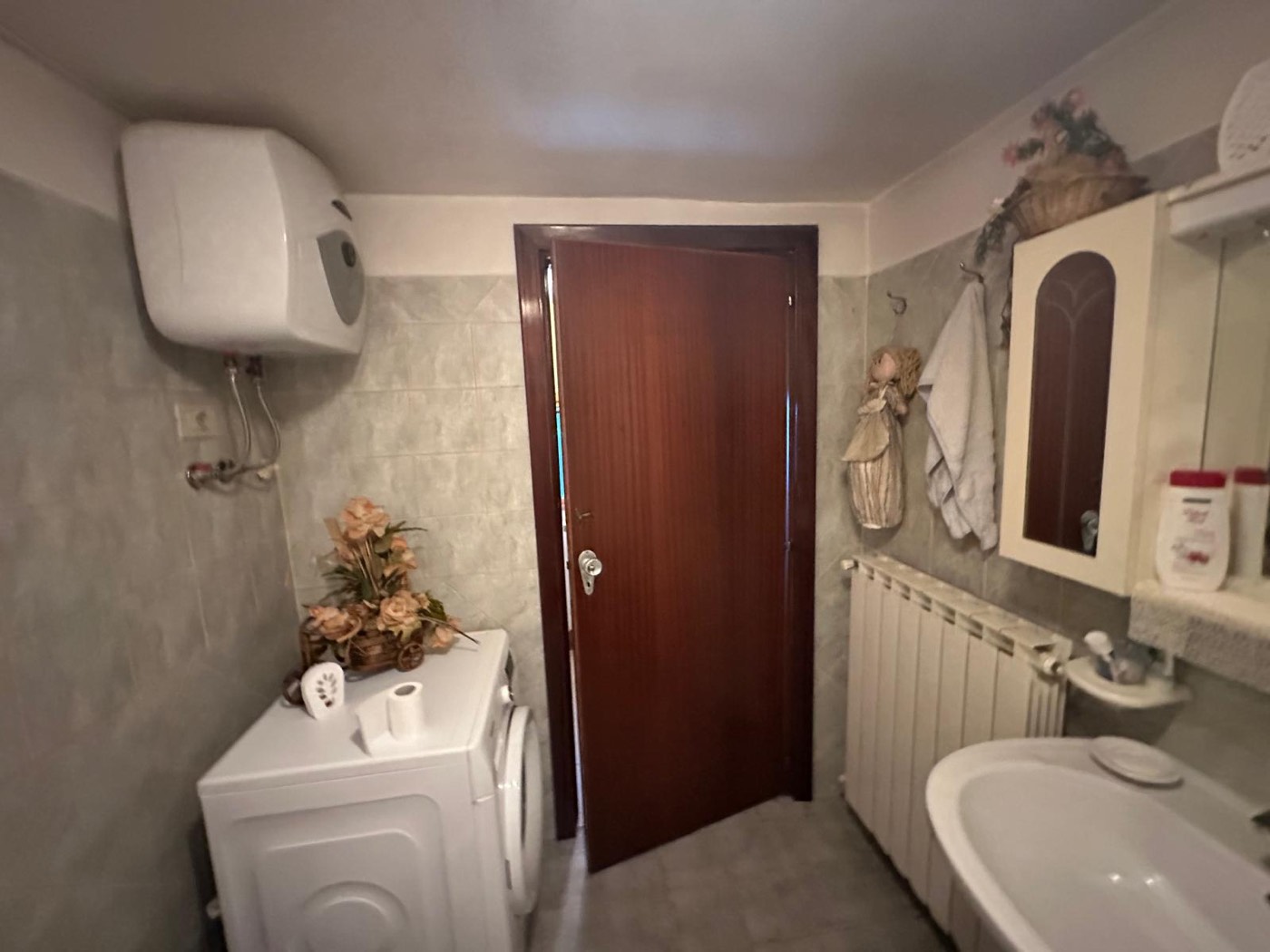Ground-floor bathroom — 1324