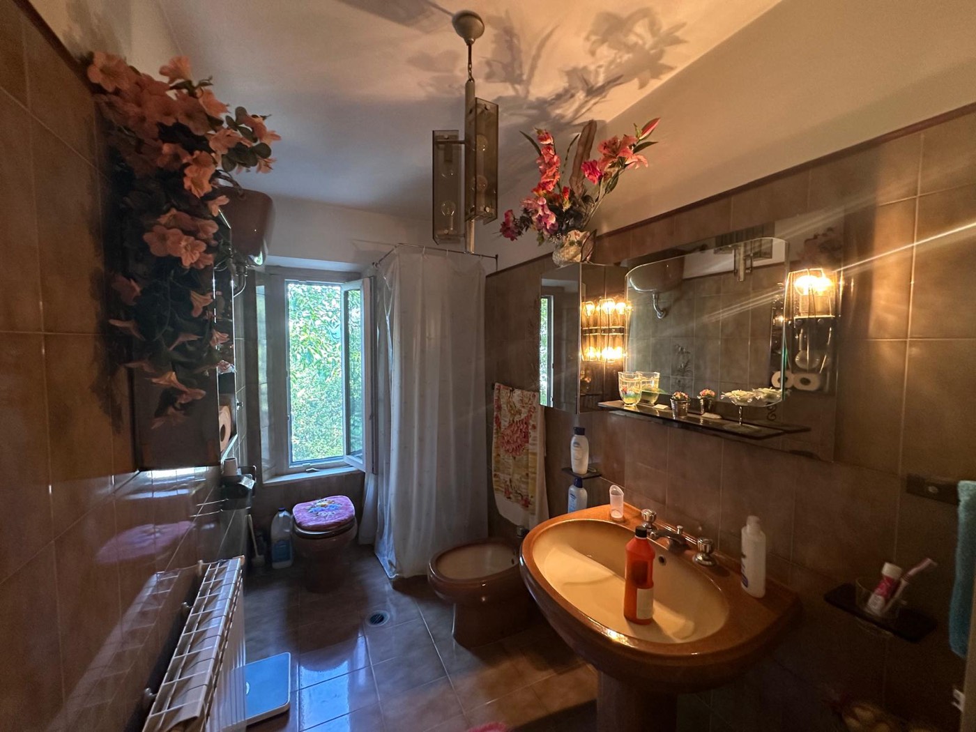 Upstairs bathroom — 1324