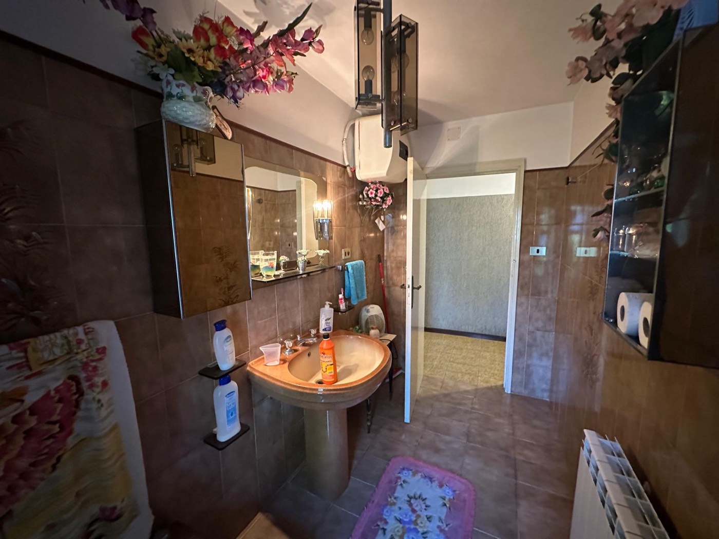 Upstairs bathroom — 1324