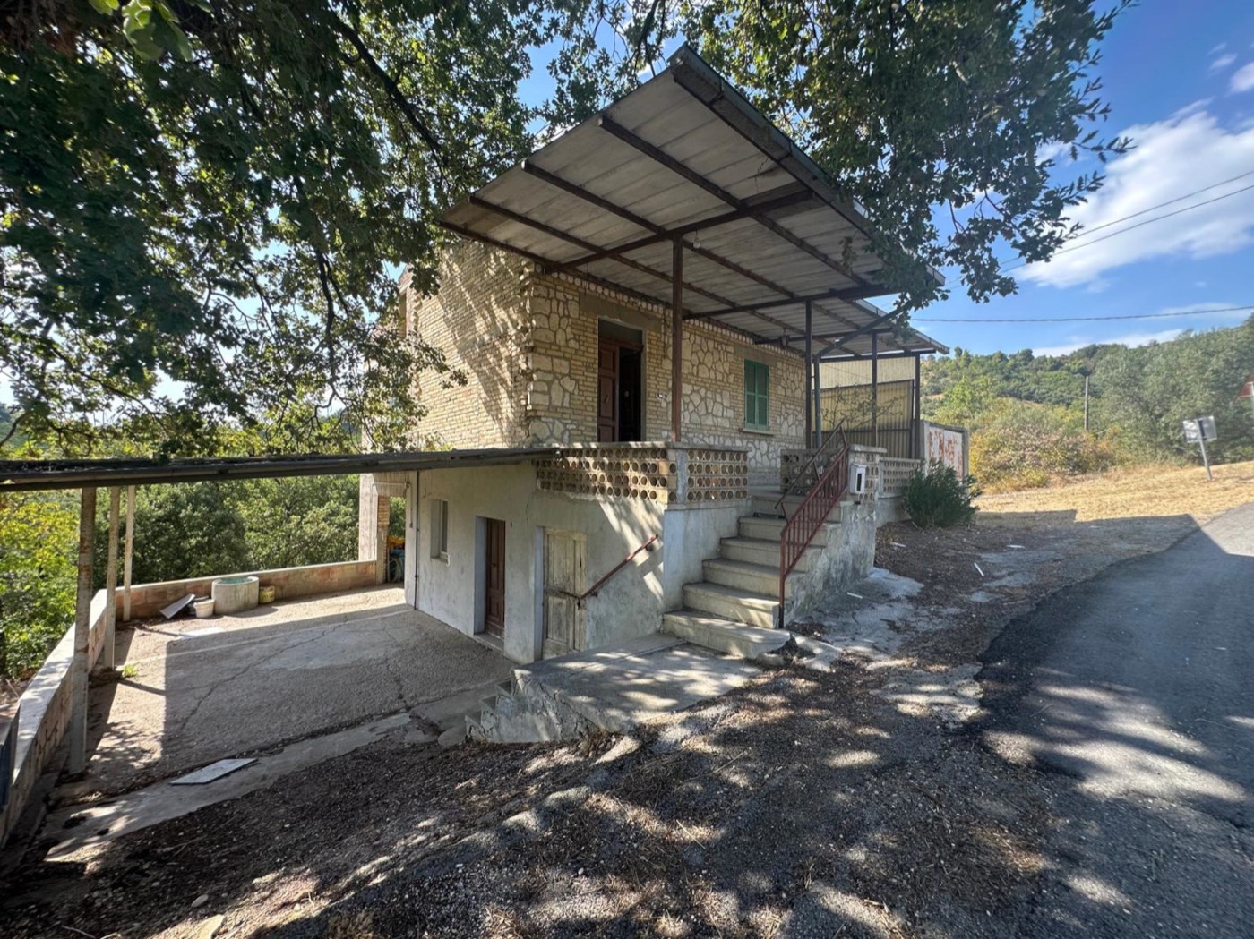 House exterior and covered porch — 1327