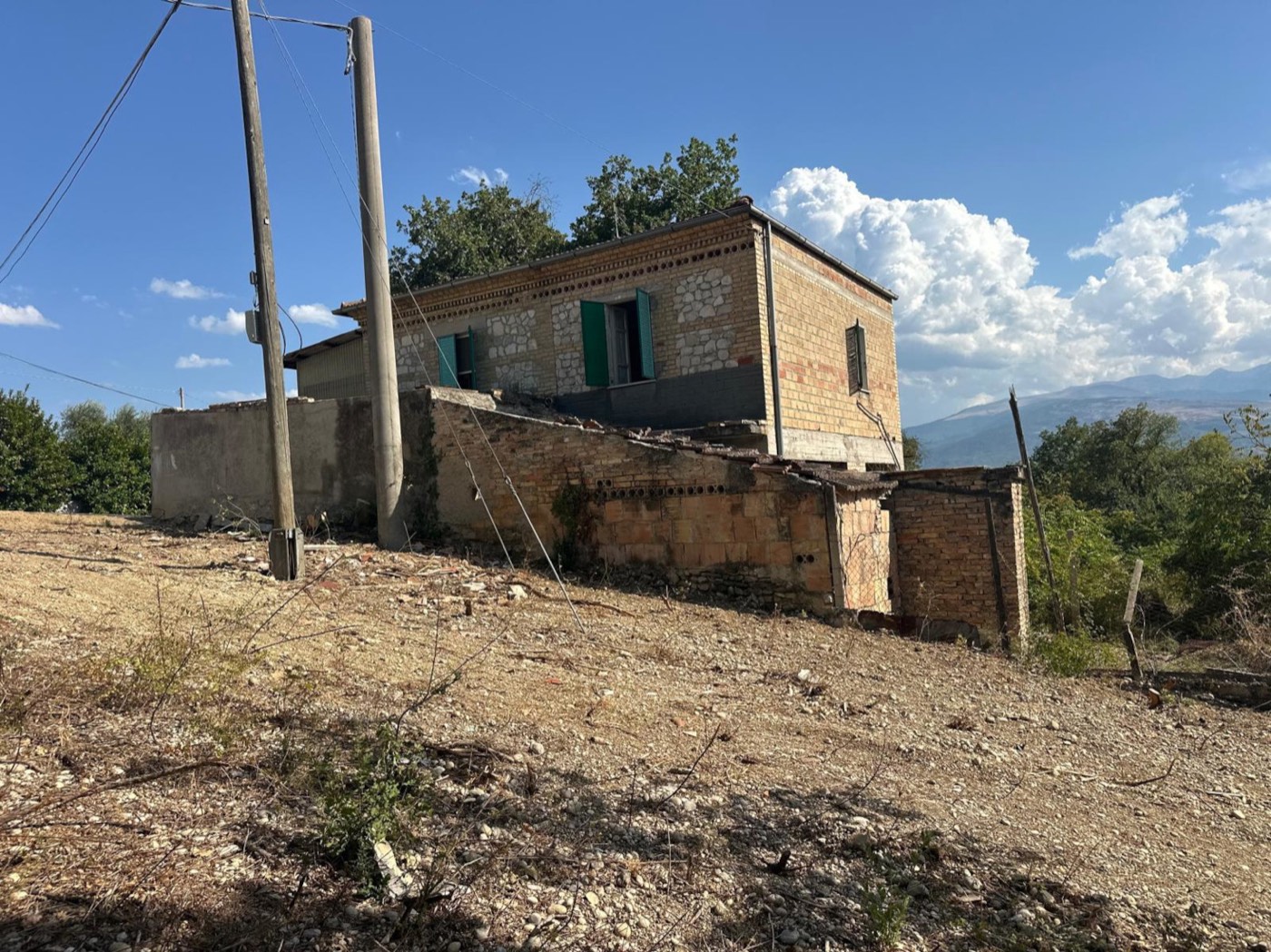 House exterior and covered porch — 1327