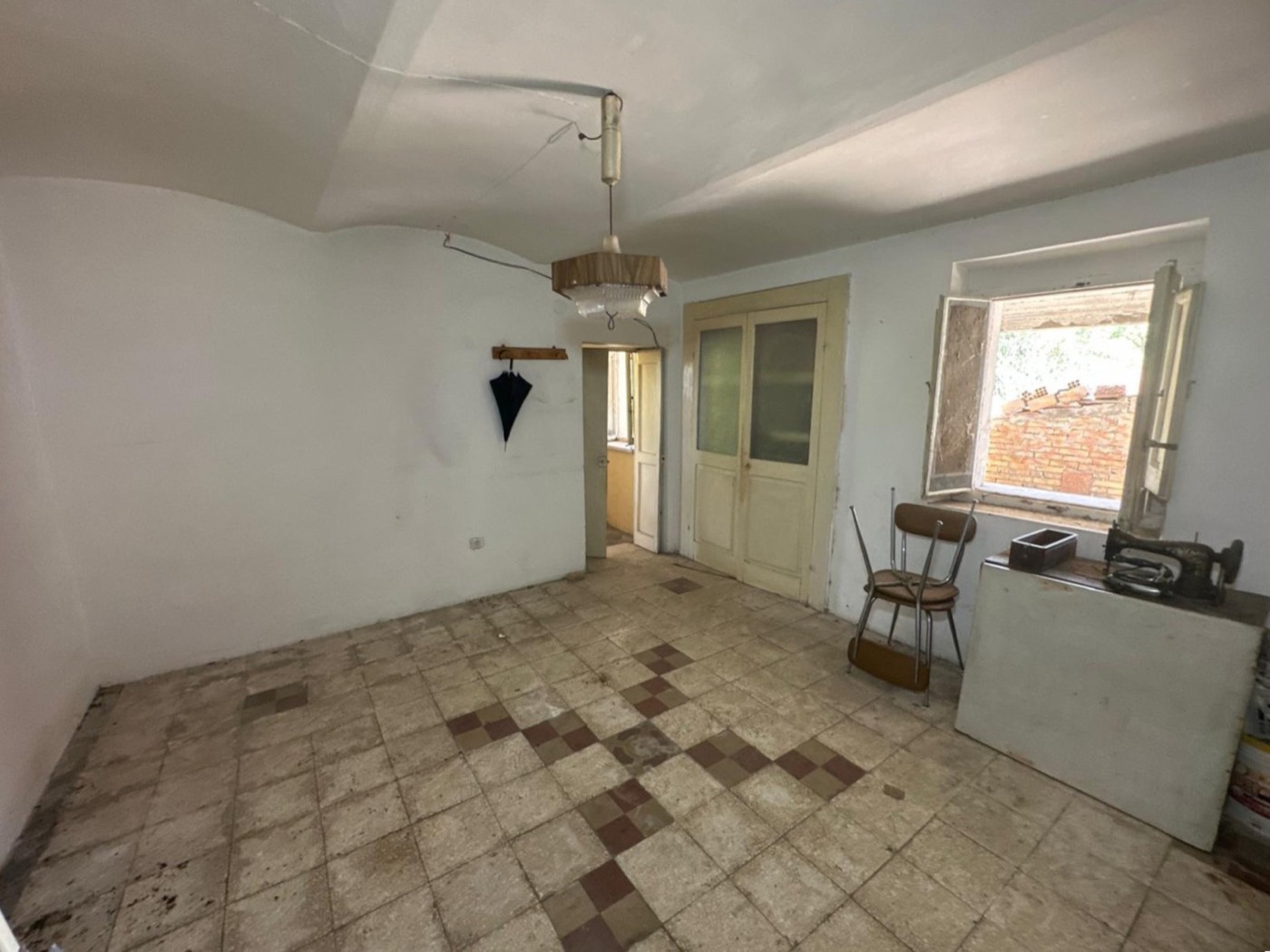 Ground-floor interiors — 1327