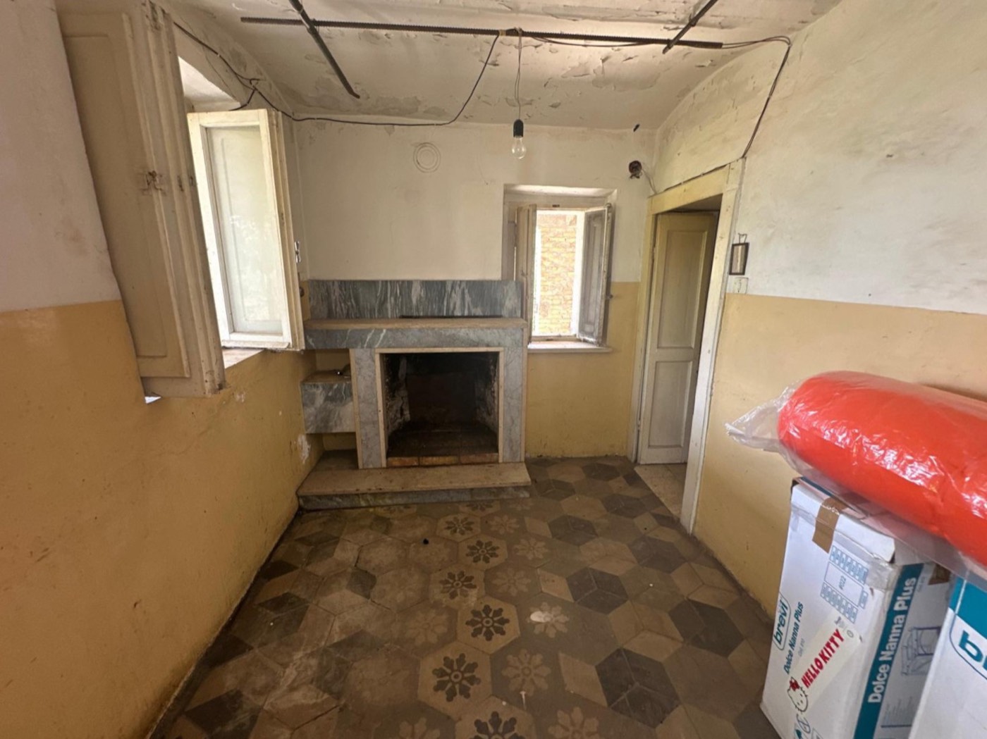 Ground-floor interiors — 1327