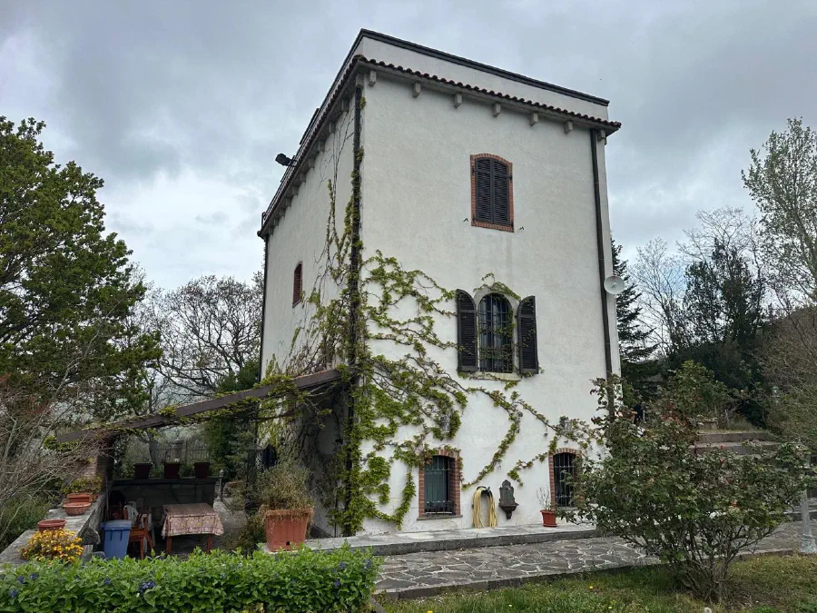 Renovated country villa in Agnone viewed from the garden