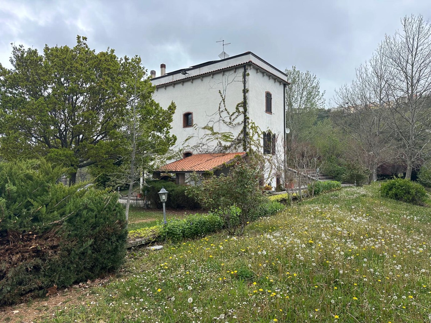 Villa and garden — 1329