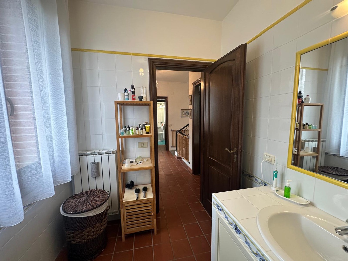 Bathroom interiors — 1329