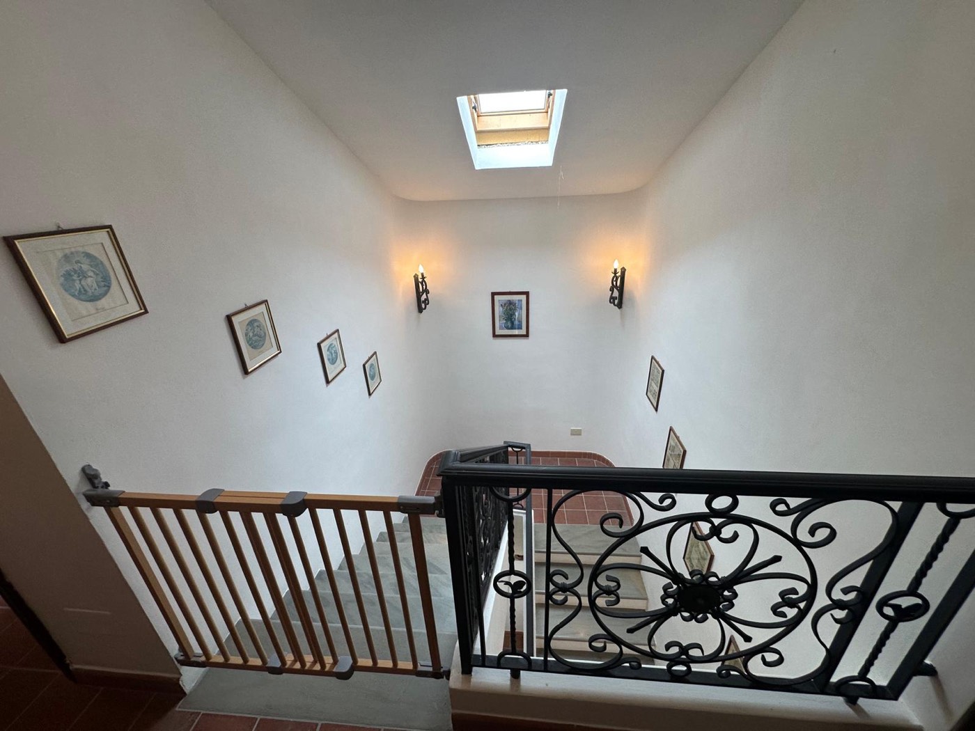 Upper-floor stairwell — 1329