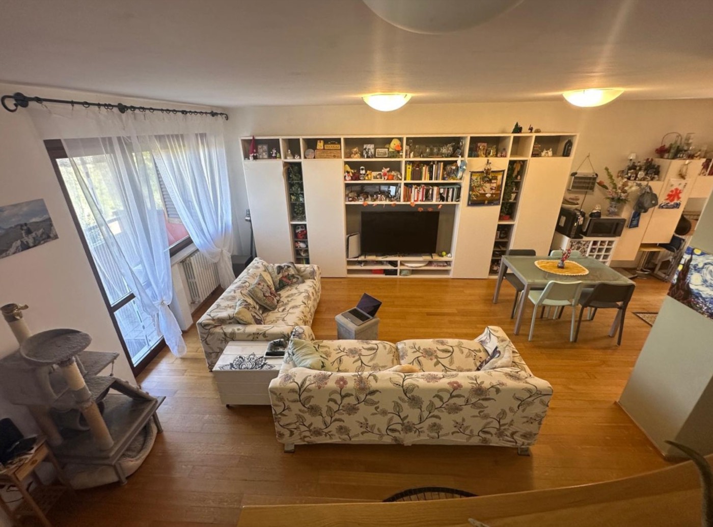 Open-plan living room — 1332