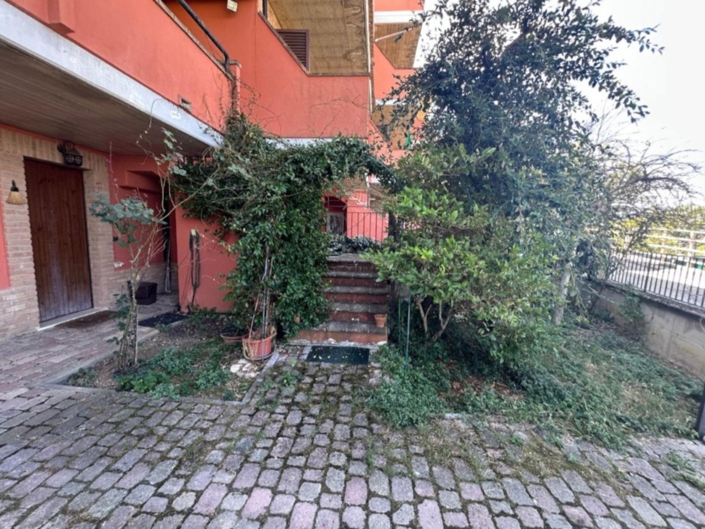 Exterior of the terraced house — 1332