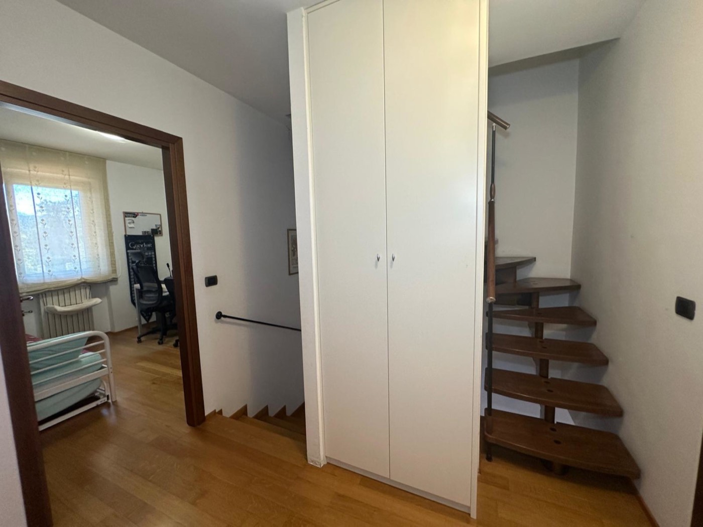Internal staircase — 1332