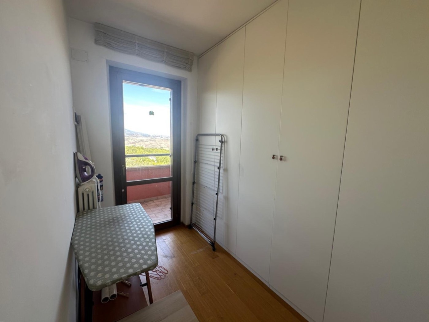 Balcony doorway and dressing area — 1332
