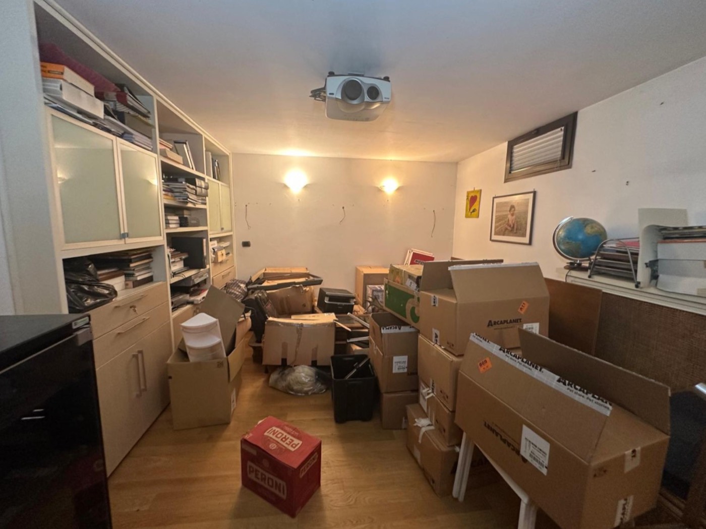 Garage and storage interiors — 1332