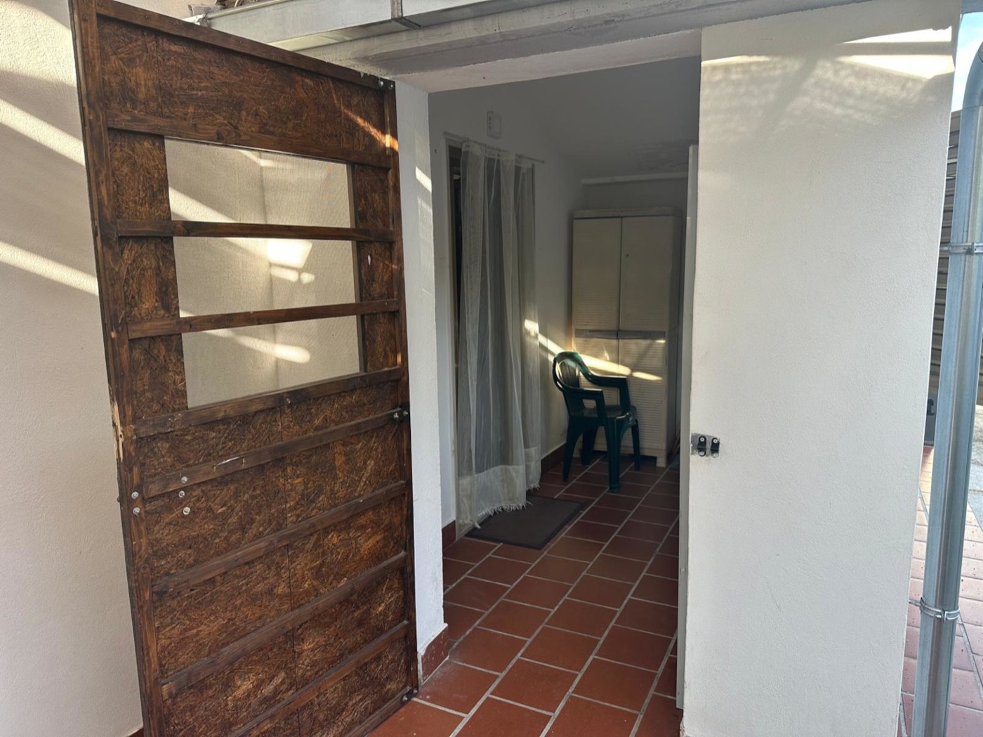 Entrance hallway — 1335