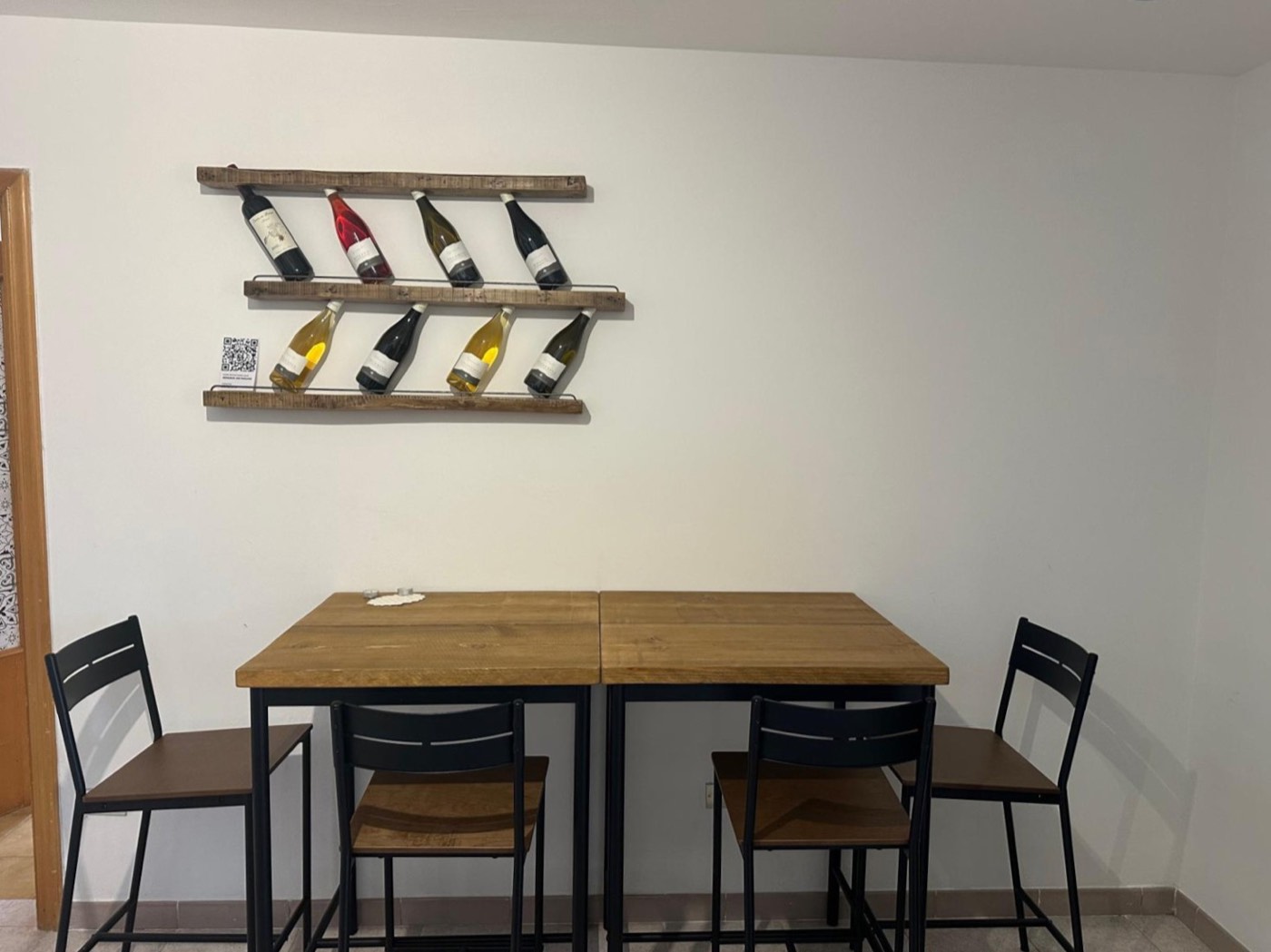 Kitchen and dining area — 1335