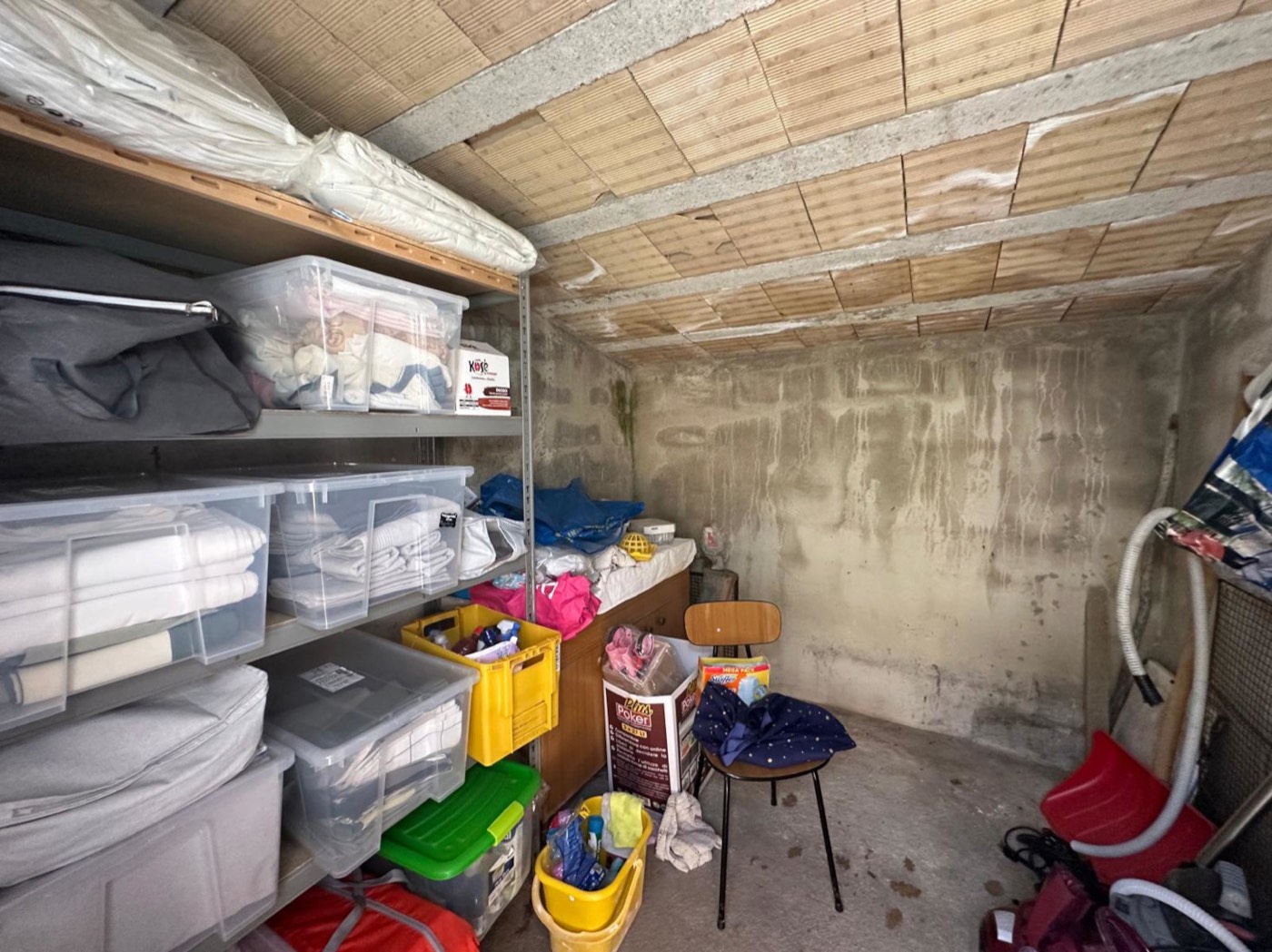 Outbuilding storage interiors — 1335
