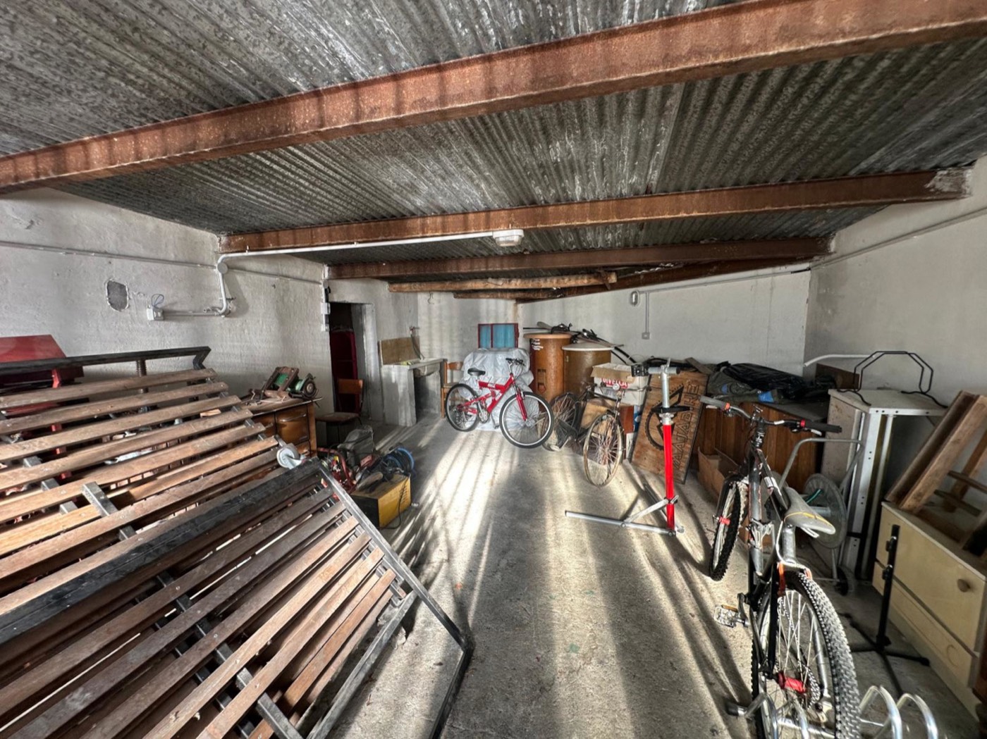 Garage and storage rooms — 1335