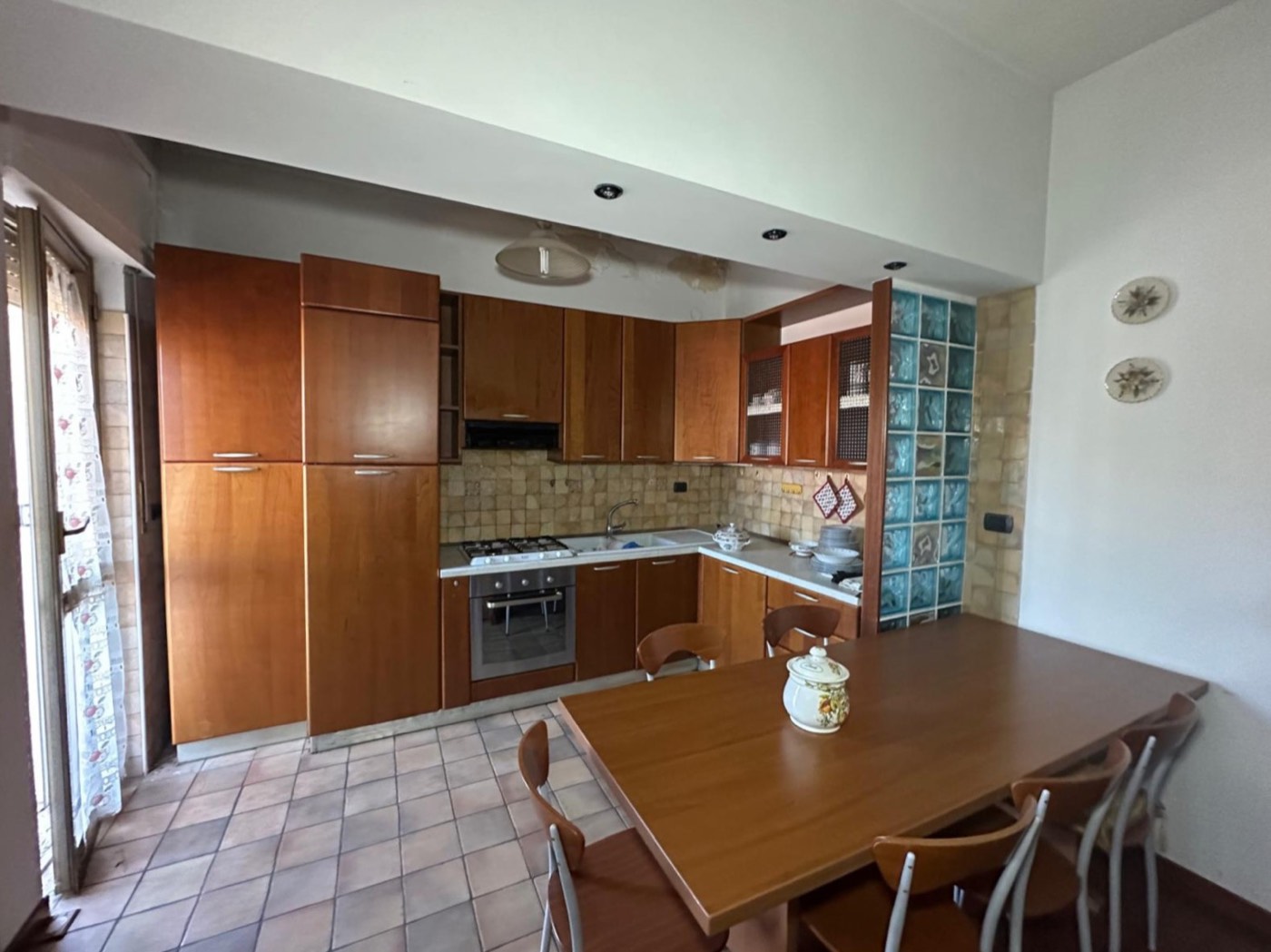 Kitchen and living areas — 1339