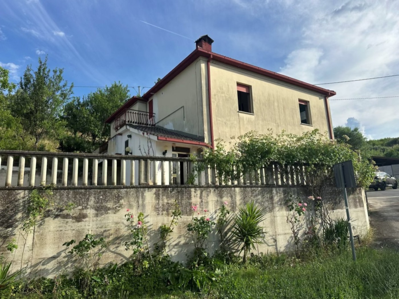 Detached house and outbuilding exteriors — 1341