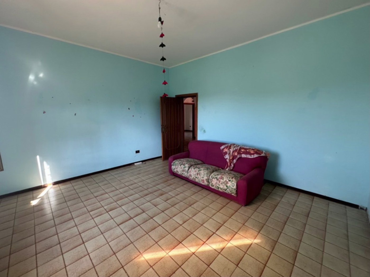 First-floor rooms with balcony access — 1341