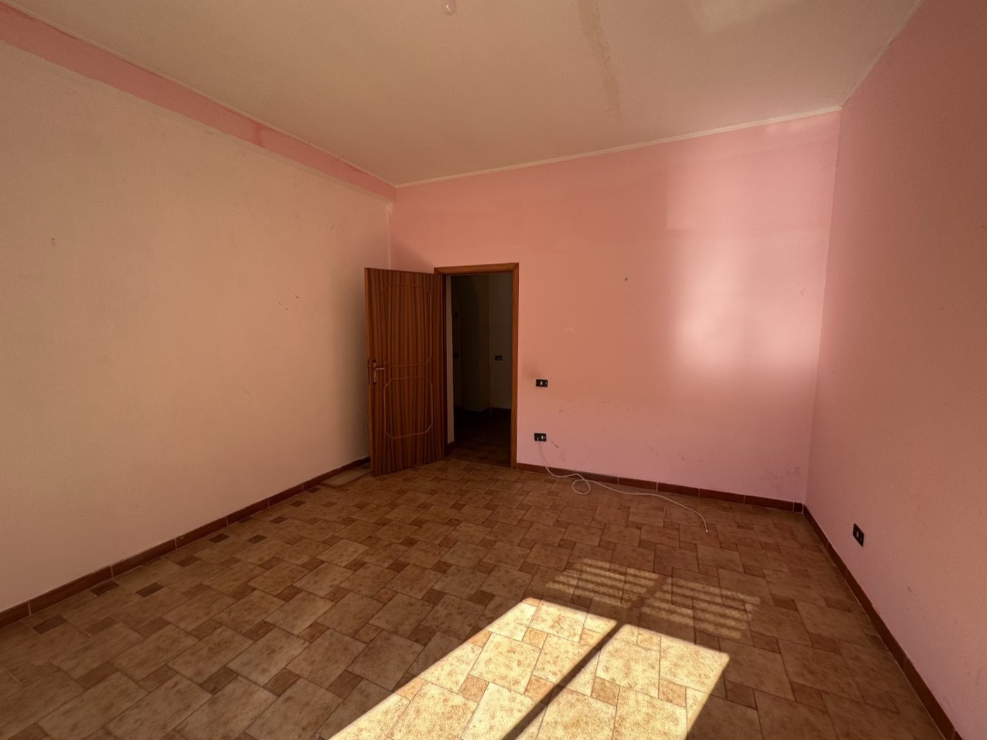 First-floor rooms with balcony access — 1341