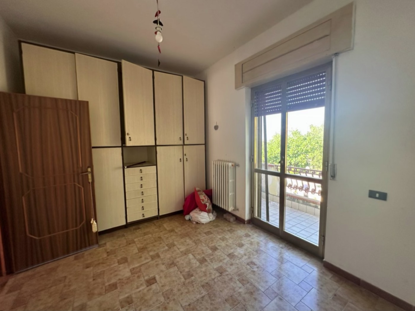 First-floor rooms with balcony access — 1341