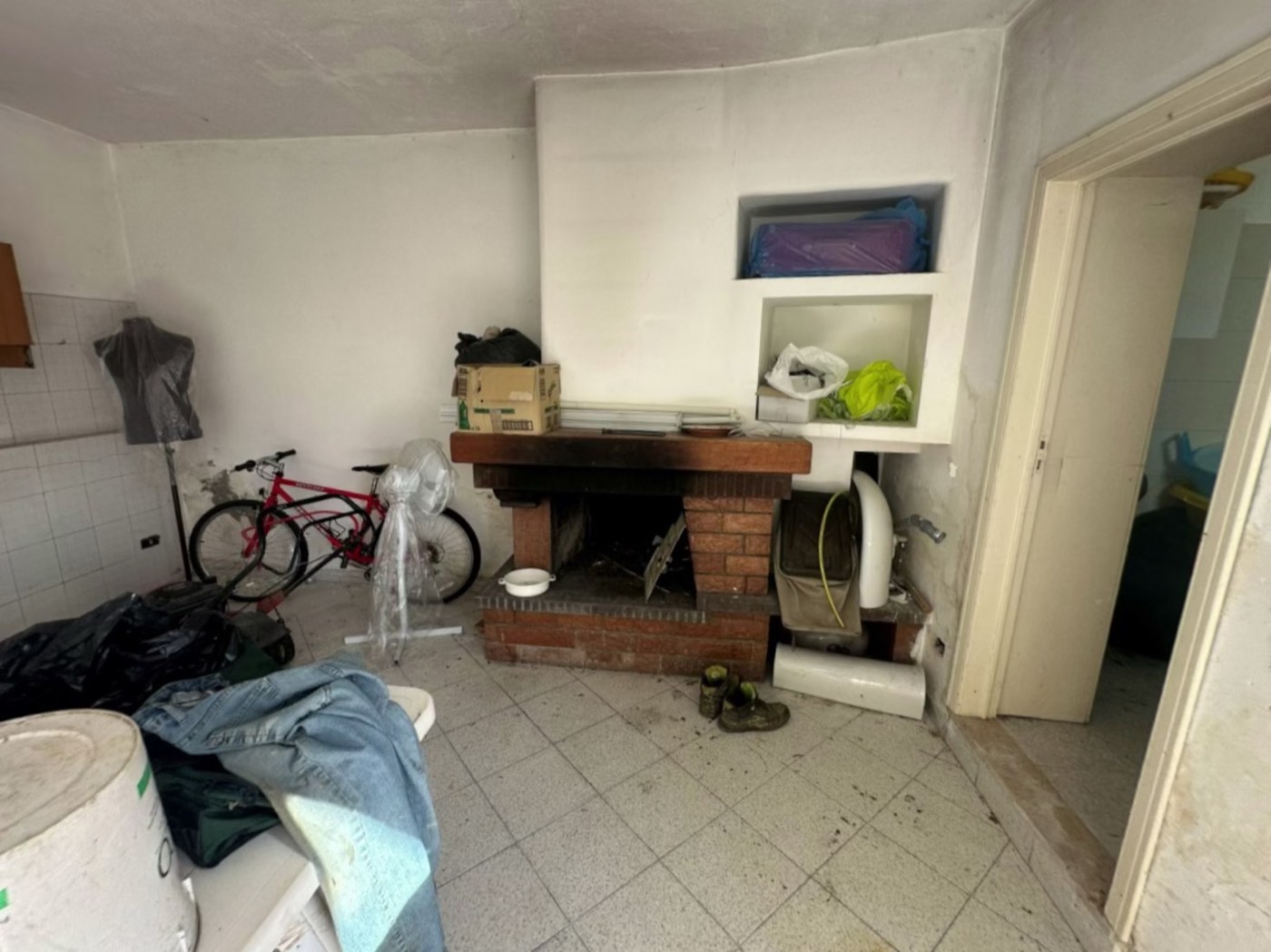 Ground-floor kitchen and living areas — 1341